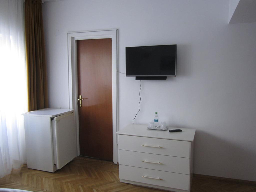 Pensiunea Helvetia Bukarest Rum bild